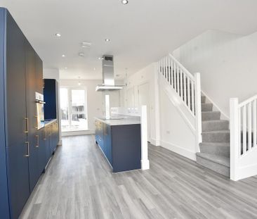 2 bedroom semi-detached house to rent - Photo 4