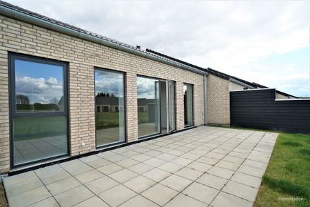 Rækkehus i nyere kvarter med legeplads og grønneområder, med plads til fælleskab - Photo 5