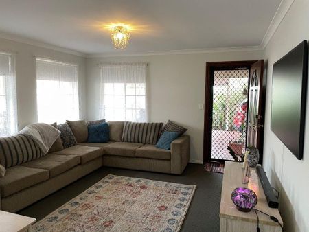 6 MONTH LEASE ONLY - Photo 3