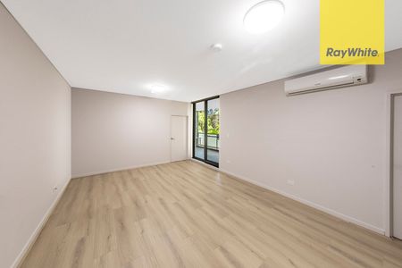 REFRESHED NORTH FACING MODERN TWO-BEDROOM APARTMENT WITH LEAFY AND PRIVATE ASPECT - Photo 4