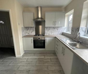 2 bedroom semi-detached house to rent - Photo 6