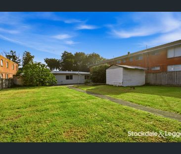 Close to Town - Photo 6