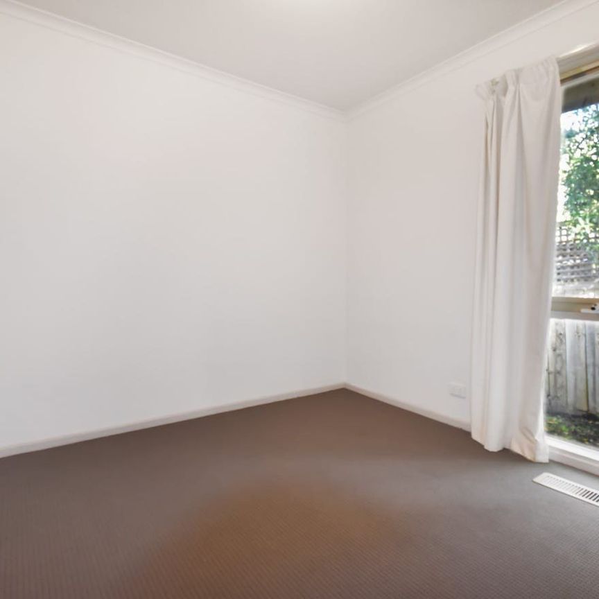 Spacious Two-Bedroom Home in a Prime Blackburn Location - Photo 1