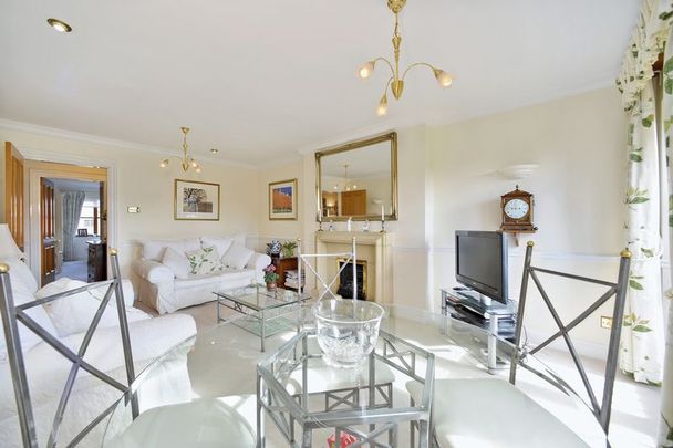 Enton Lane Enton, Godalming - 2 bedrooms Property for lettings - Seymours - Photo 1