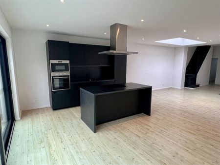 Stijlvol gerenoveerde en comfortabele woning met zonnige tuin - Photo 5