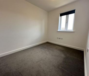 2 bedroom semi-detached house to rent - Photo 4