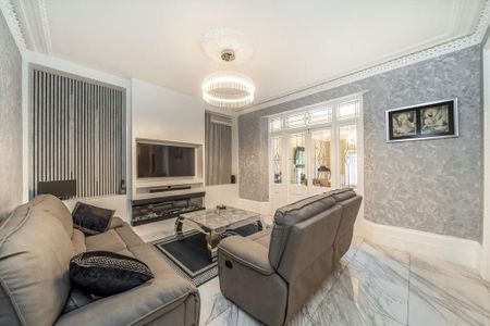 7 bedroom detached house to rent - Photo 2