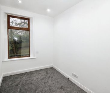 3 bedroom end of terrace house to rent - Photo 3