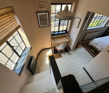 3 Bed Semi-Detached House, Sterne St, W12 - Photo 2