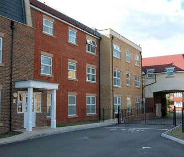 Clarendon Court, Clarence Road, Windsor,SL4 - Photo 2