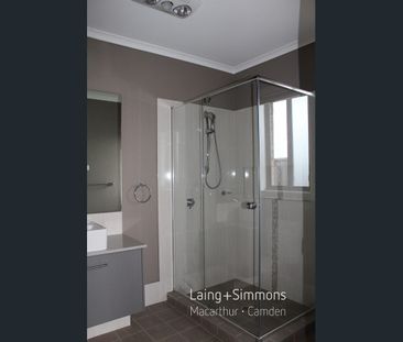 Large Family Home - 4 Bedroom + Study Area + Media Room - Photo 6