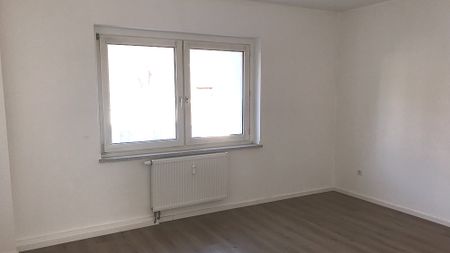 Helle 3 Zimmer Wohnung mit Balkon im 3. Obergeschoss - Photo 2