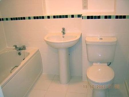 2 Bed Flat, Coode, S3 - Photo 3