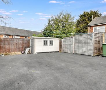 Room 4 - Cadogan Close, South Harrow, HA2 - Photo 5