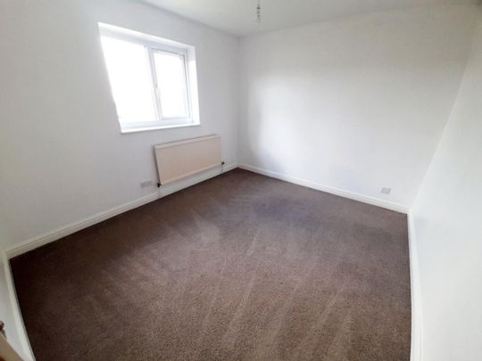 2 bedroom House To Let - Photo 1