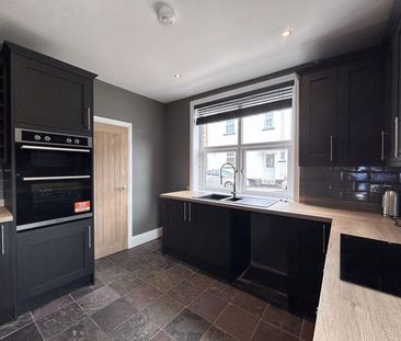 3 bedroom semi-detached house to rent - Photo 6