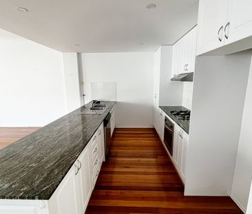 Panoramic Views, Modern Comfort & Effortless Living - Photo 6