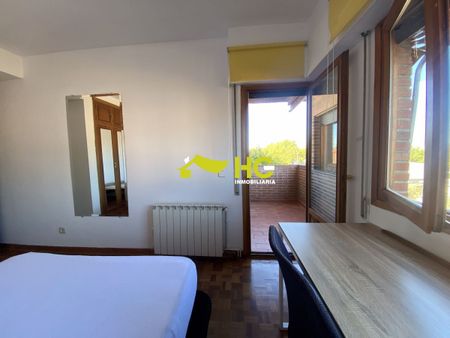 Piso de alquiler en Centro - Photo 3