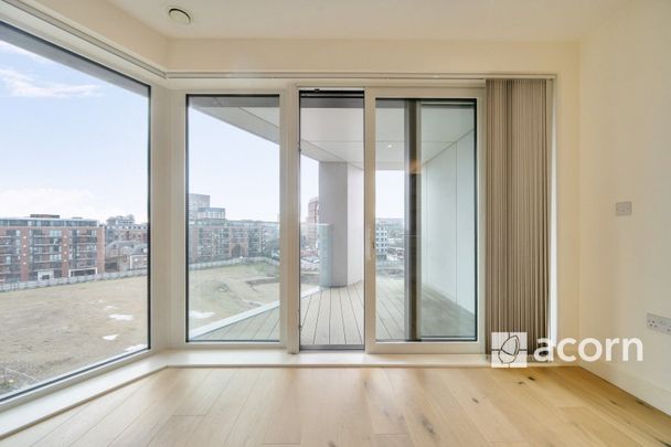 Duke Of Wellington Avenue, London, SE18 - Photo 1