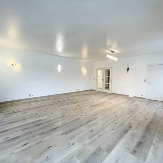 Appartement te huur - Photo 1