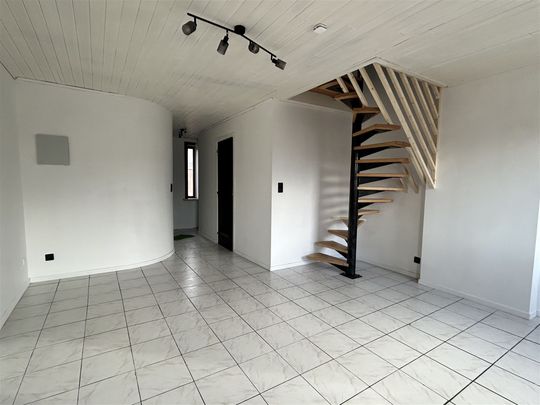 Appartement en duplex de +/-56 m² près de la gare - Photo 1