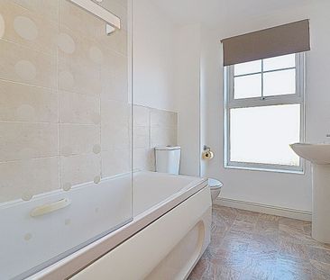 2 Bedroom - Photo 5