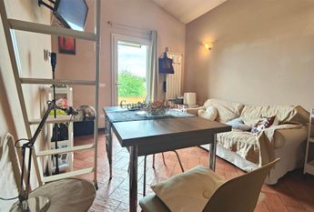 Bilocale con ingresso indipendente, giardino privato e posto auto