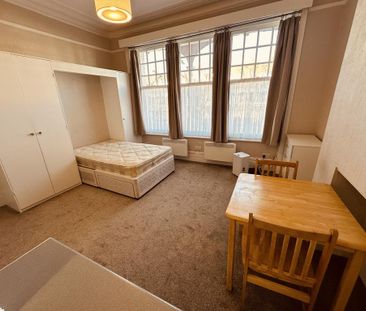 Studio to rent - Photo 3