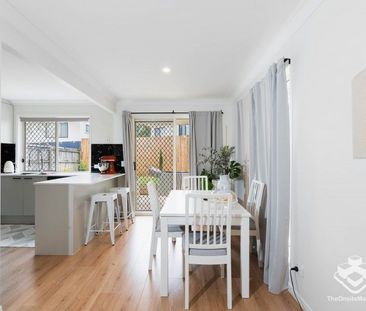 Stylish 3-Bedroom Townhouse in Secure Gated Calamvale Complex - Photo 4