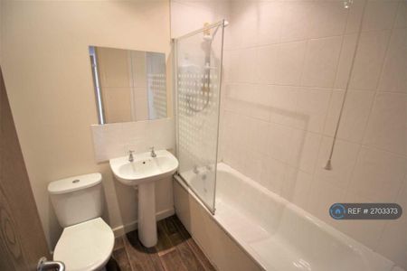 2 bedroom flat to rent - Photo 5