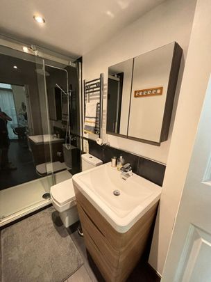 1 Bed Flat, Bridges Court Road, SW11 - Photo 1