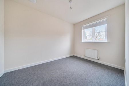 3 bedroom end of terrace house to rent - Photo 4