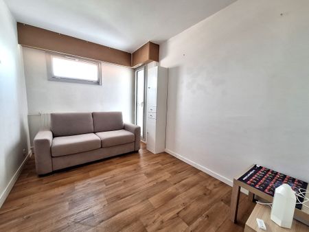 Location Appartement 3 pièces 91m² LES SABLES D’OLONNE 85340 - Photo 2