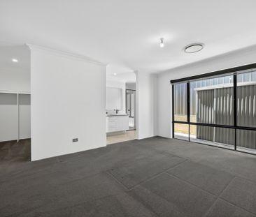 Large Family Home With Theatre Room! - Photo 5