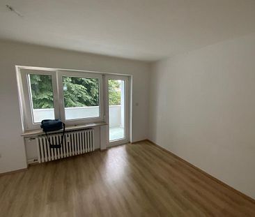 Ruhige 2-Zimmer-Wohnung im Erdgeschoss mit Balkon - Foto 3