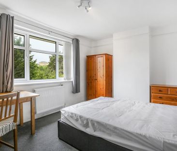 4 bedroom semi-detached house to rent - Photo 5