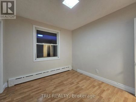 1 - 205 LAVERGNE STREET - Photo 4