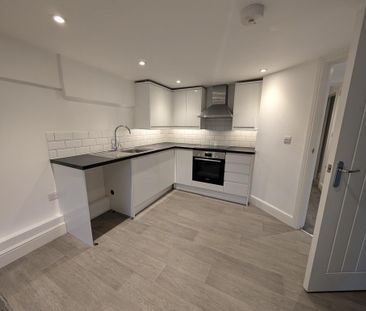 2 bedroom ground floor flat to rent - Photo 3