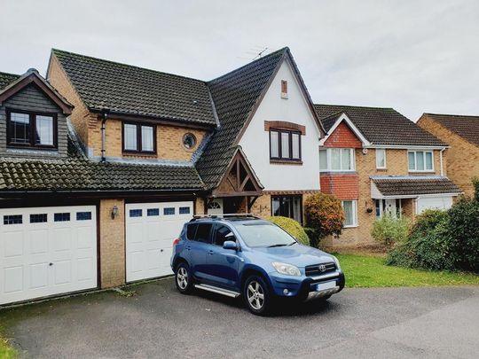 5 bedroom detached house to rent - Photo 1