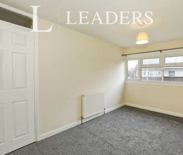 3 bedroom house to rent Darrall Gardens, ST4 - Photo 3