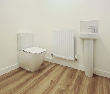 3 bedroom detached house to rent - Photo 4