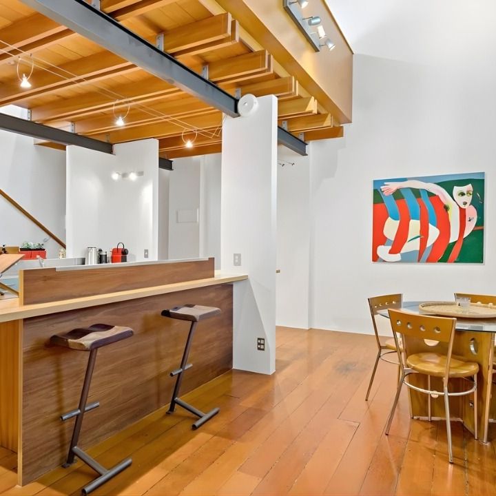 Sophisticated Living - Photo 1