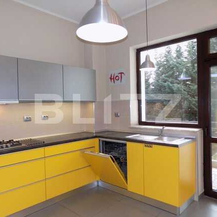 3 camere, decomandate, 95 mp, gradina, mobilat modern, zona Restaurant Sinaia - Photo 1