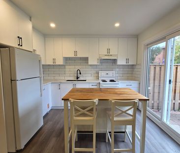 For Lease - 2602 Chisholm Court, Mississauga, Ontario - Photo 2