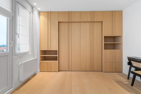 Zeer mooi en luxueus afgewerkt 3 slaapkamer appartement aan het driehoekplein nabij de Zeedijk. - Photo 5