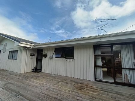 Family Home with Garden - close to Kingsway! - Photo 4