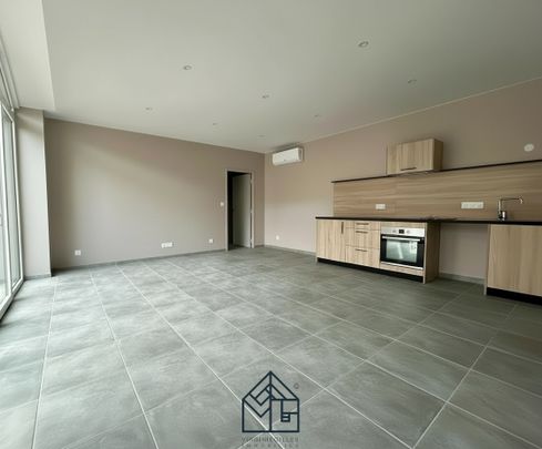 Location Appartement 4 pièces 95m² ROANNE 42300 - Photo 1