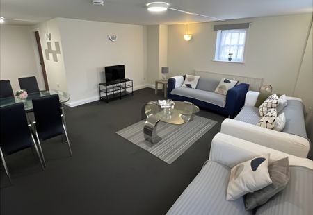 2 Bed Student Accommodation - Photo 2