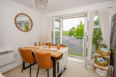 1 bedroom flat to rent - Photo 2