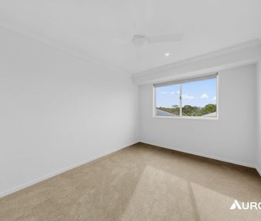 Spacious Family Home! - Photo 4